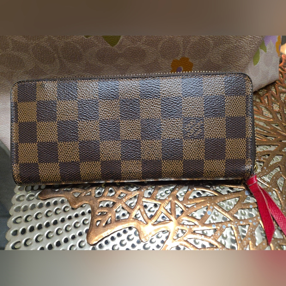Louis Vuitton Classic Brown Damiuer Wallet w COA